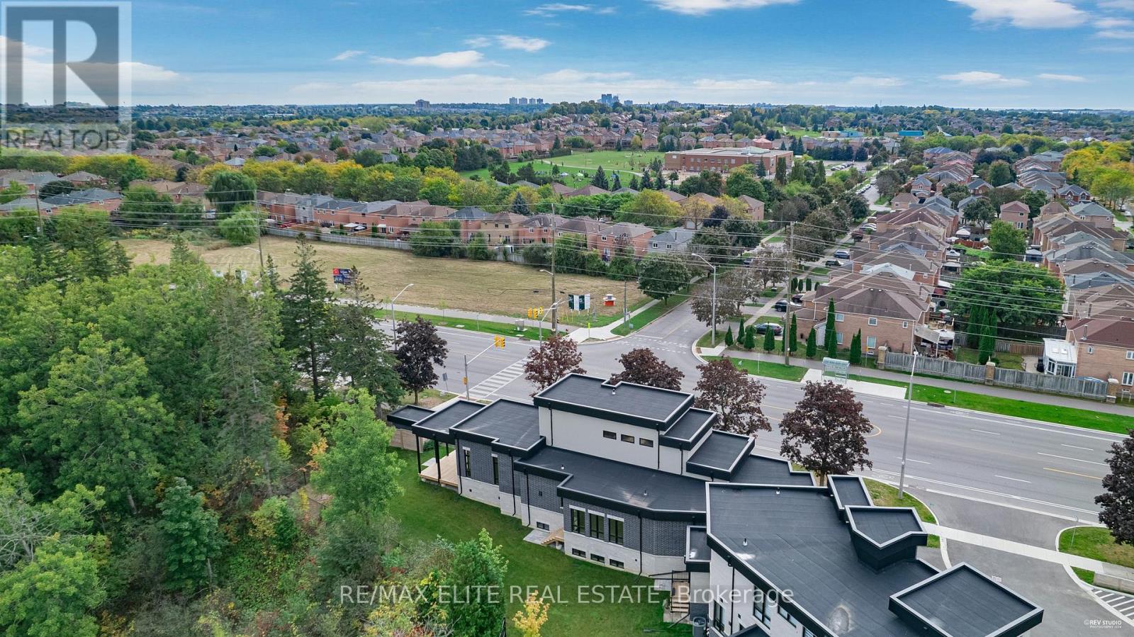 2 Tidmarsh Lane, Ajax, Ontario  L1T 4S1 - Photo 7 - E12041585