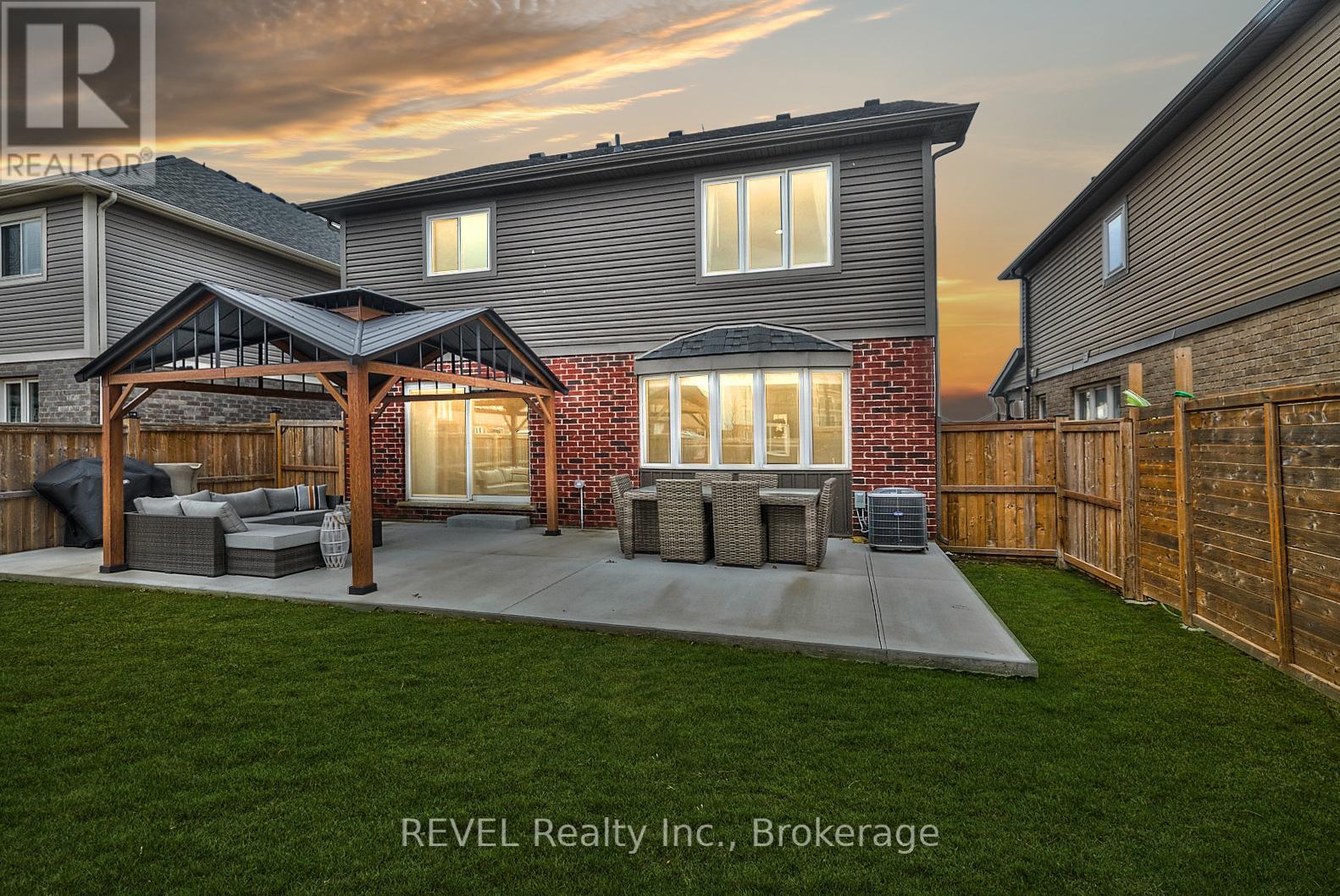 Property at 35 SPRUCE CRESCENT image 3