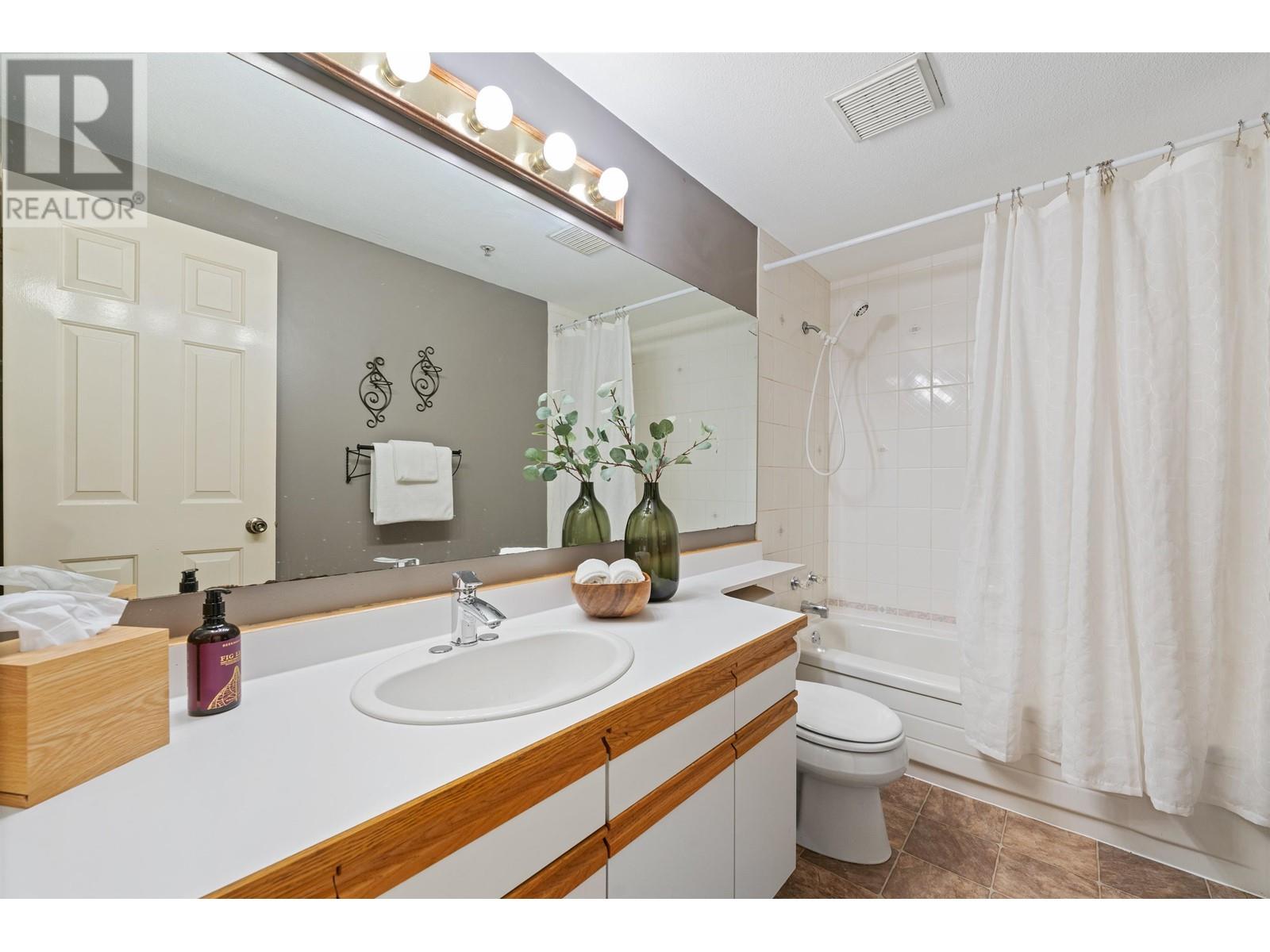 309 1050 Bowron Court, North Vancouver, British Columbia  V7H 2X6 - Photo 14 - R2982105