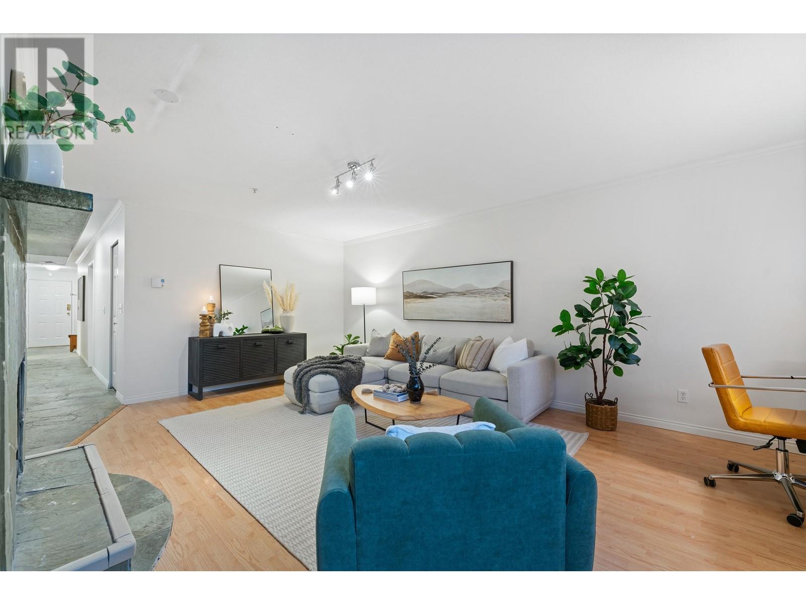 309 1050 Bowron Court, North Vancouver, British Columbia  V7H 2X6 - Photo 4 - R2982105