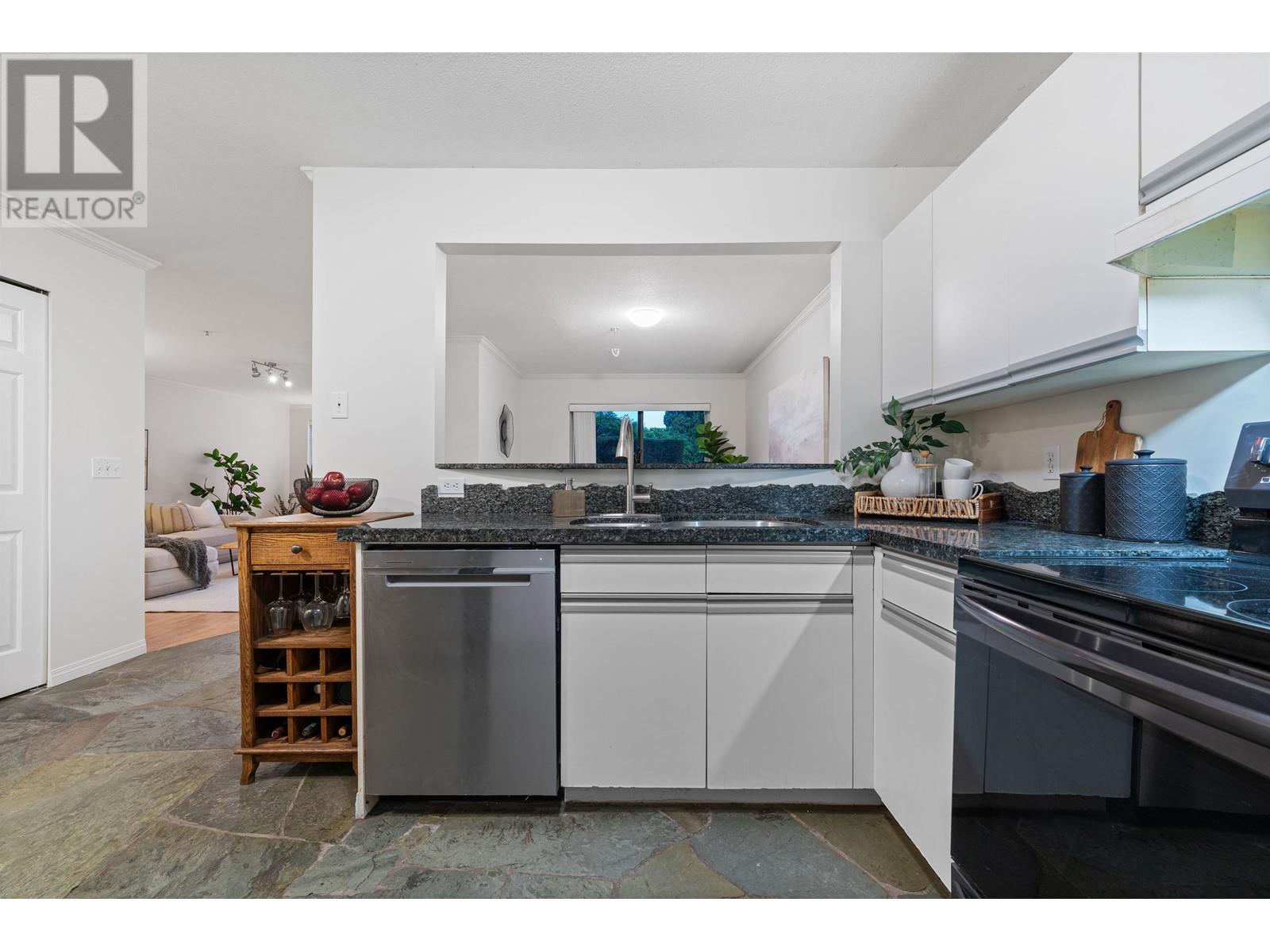 309 1050 Bowron Court, North Vancouver, British Columbia  V7H 2X6 - Photo 9 - R2982105