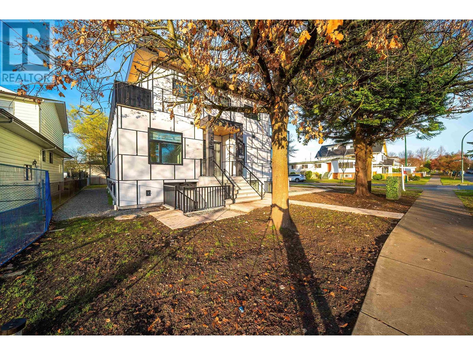 Property at 7033 NE INVERNESS STREET image 3