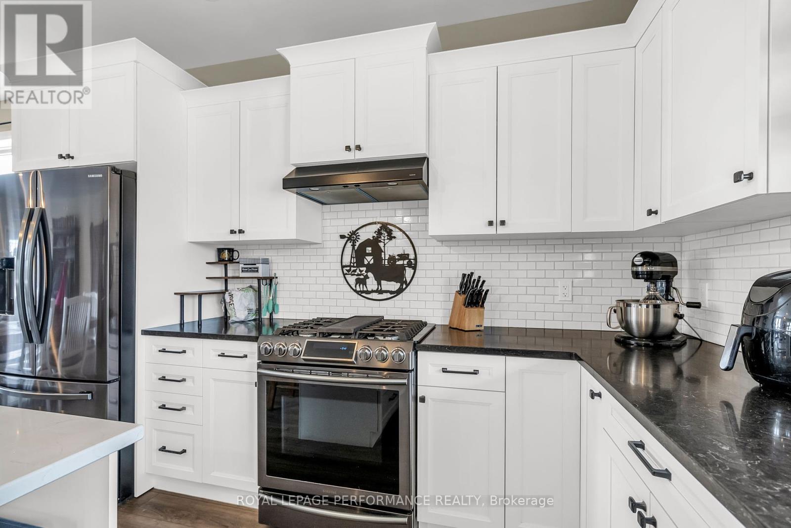 14234 Anderson Road, South Stormont, Ontario  K0C 1M0 - Photo 12 - X12041644
