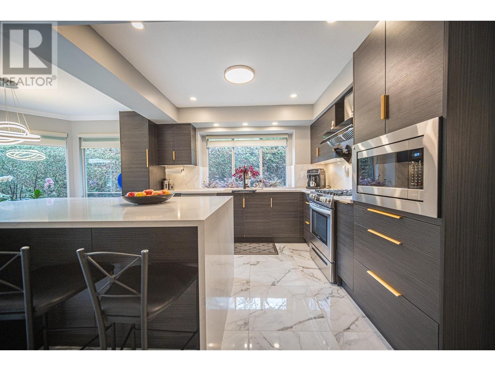 1 7200 LEDWAY ROAD, Richmond, British Columbia