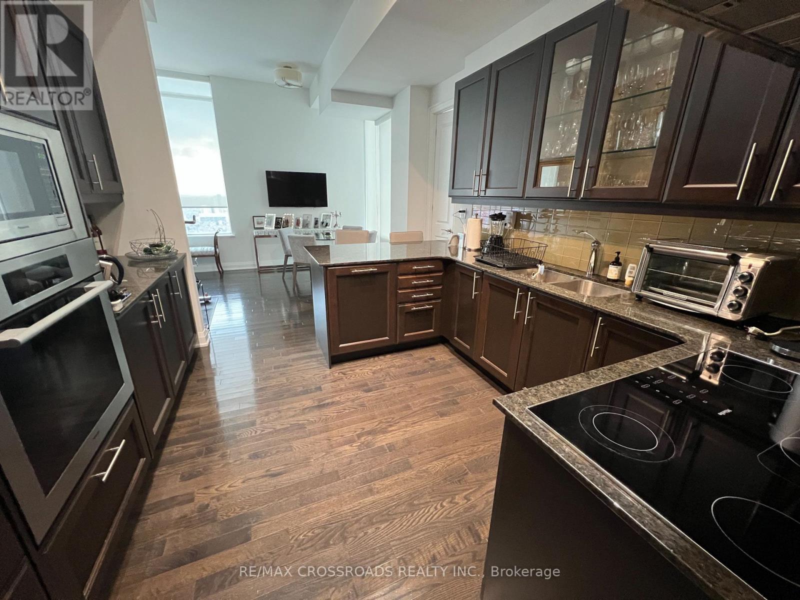 Property at 3003 - 1 BEDFORD ROAD image 5