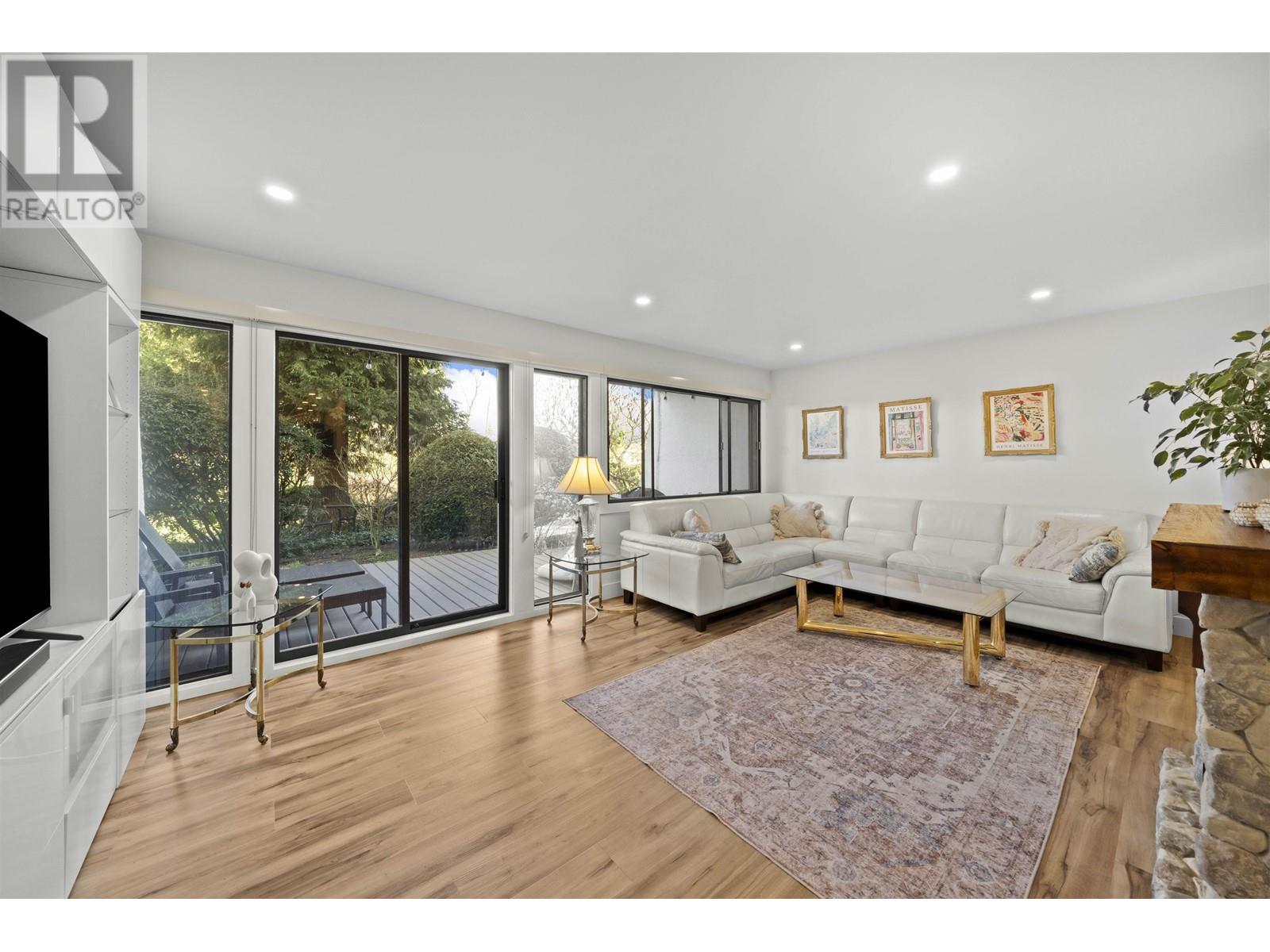 2 7353 Montecito Drive, Burnaby, British Columbia  V5A 1R3 - Photo 6 - R2981174