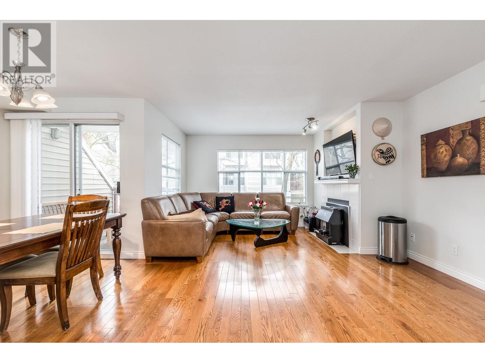 Property at 71 2450 HAWTHORNE AVENUE image 3