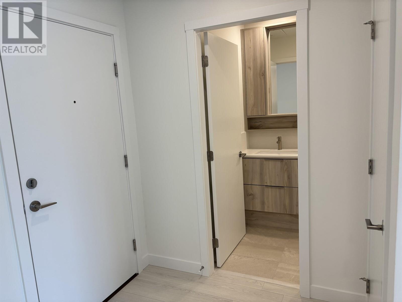 516 3596 Malsum Drive, North Vancouver, British Columbia  V7G 0B5 - Photo 3 - R2981588