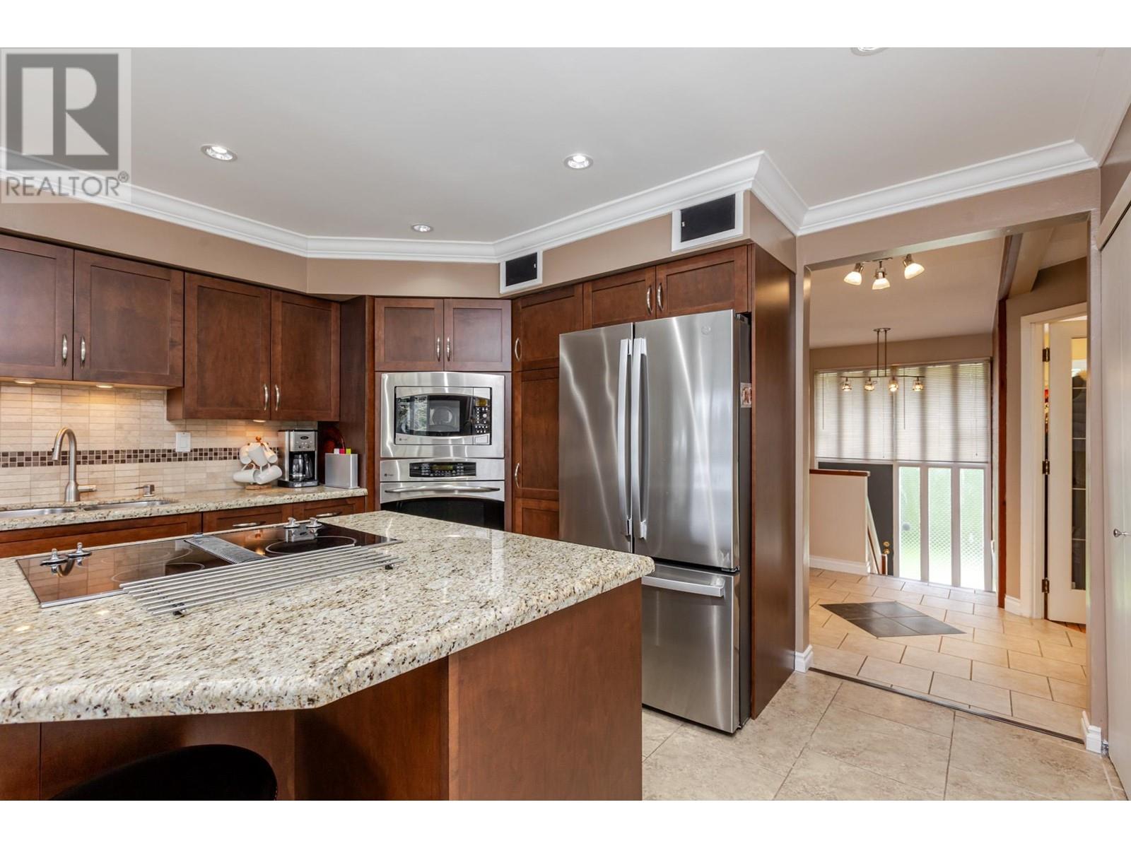 406 Mundy Street, Coquitlam, British Columbia  V3K 5N1 - Photo 9 - R2981585