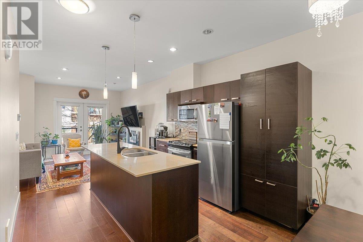 Property at 102 3382 VIEWMOUNT DRIVE image 3