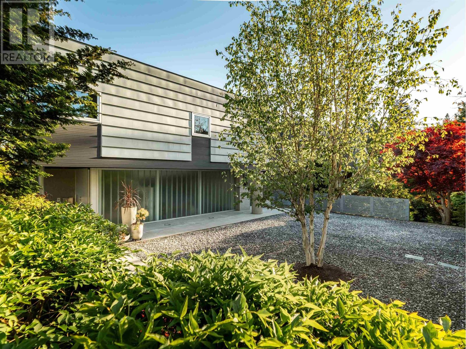 Property at 4056 W 36TH AVENUE image 4