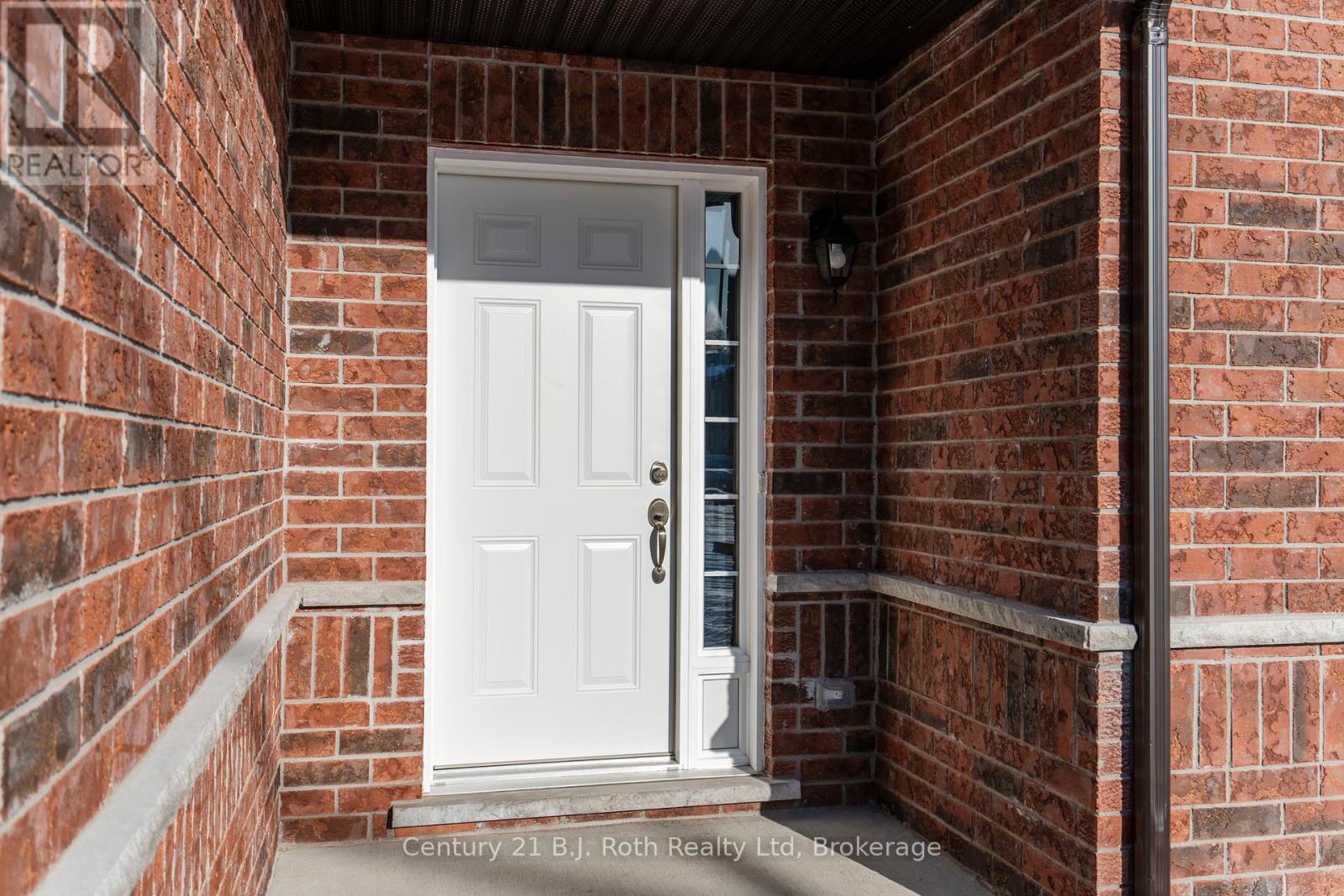 Property at 52 HUNTER AVENUE image 4