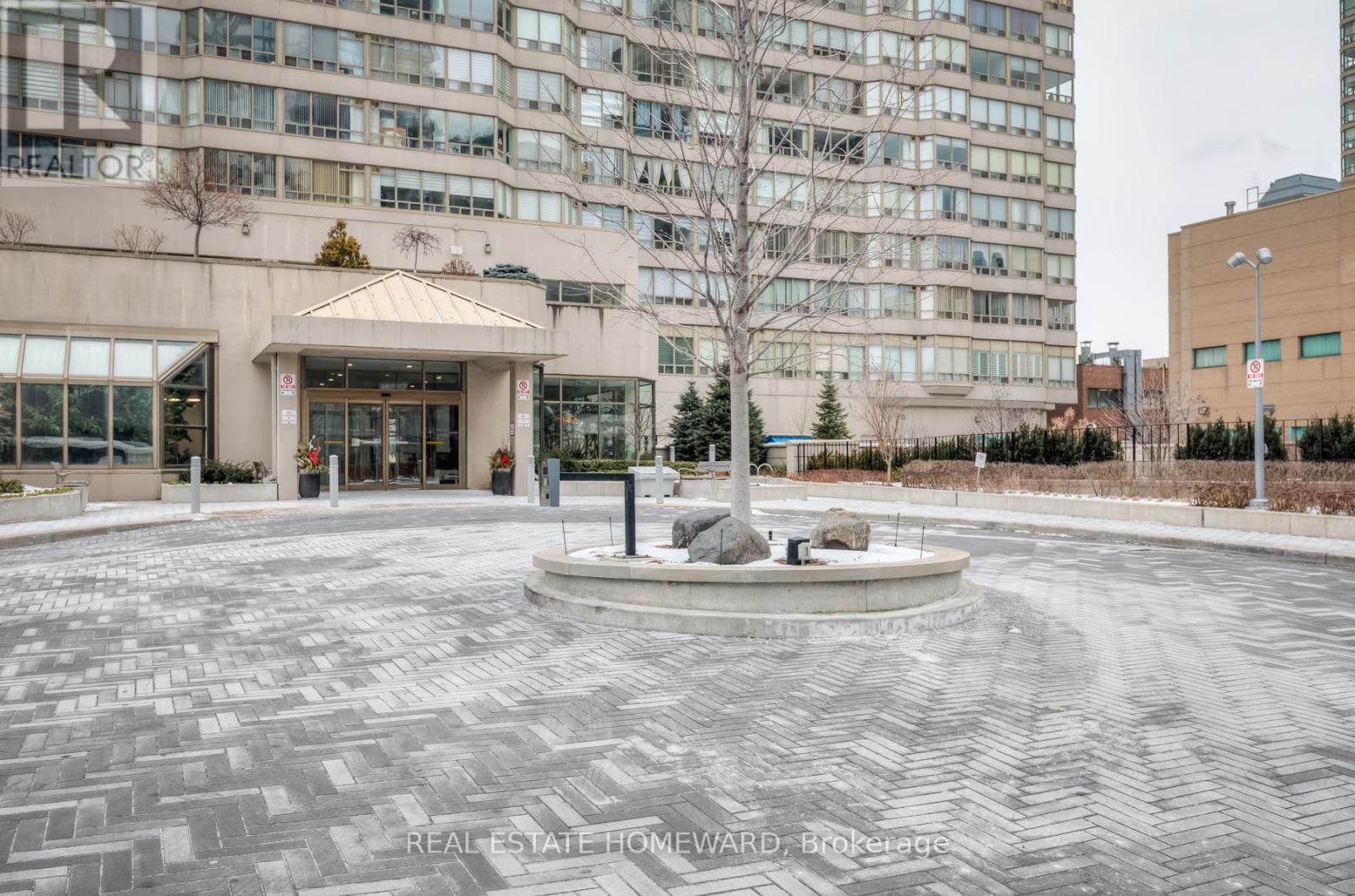 202 - 30 Greenfield Avenue, Toronto, Ontario  M2N 6N3 - Photo 8 - C12035693