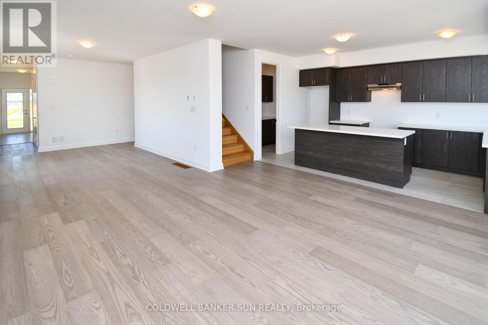 3 Gateway Drive, Barrie, Ontario  L9J 0V1 - Photo 7 - S12033623