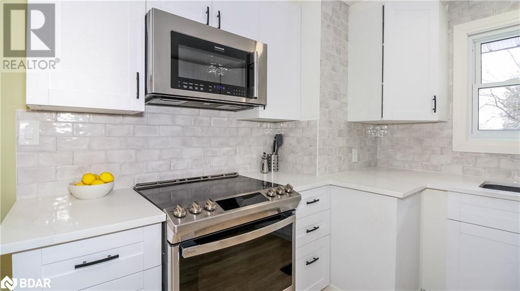 255 Calford St Street, Angus, Ontario  L0M 1B0 - Photo 13 - 40709764
