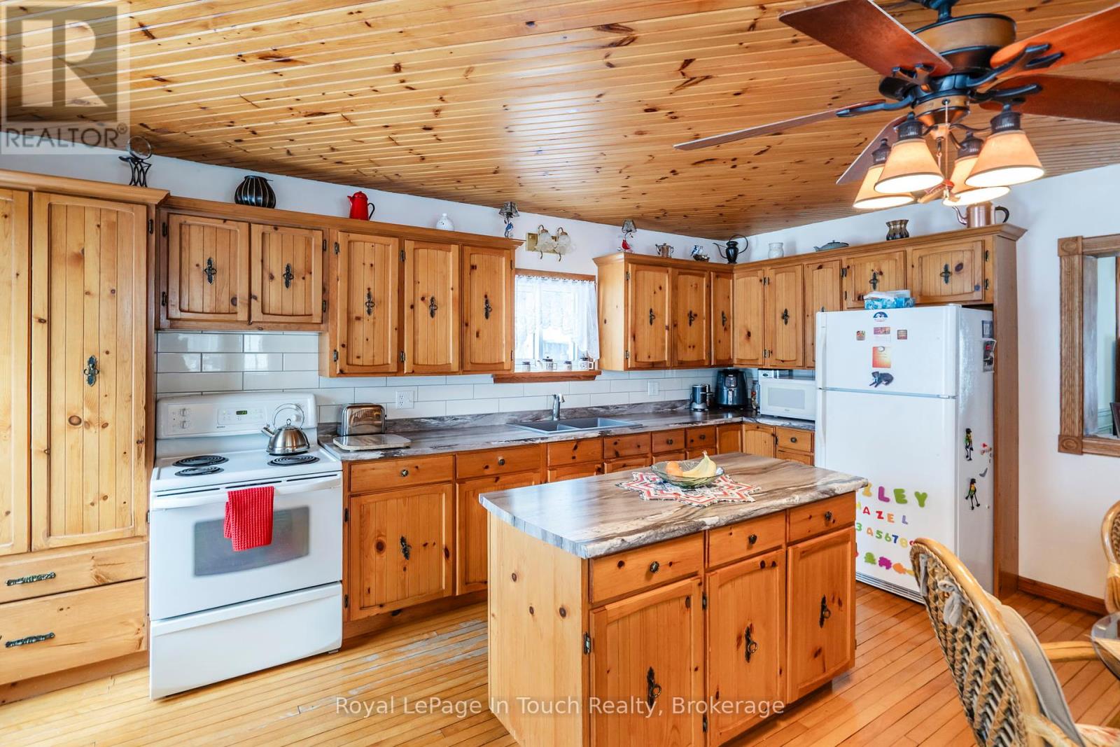 306 Church Street, Penetanguishene, Ontario  L9M 1G5 - Photo 18 - S12041746