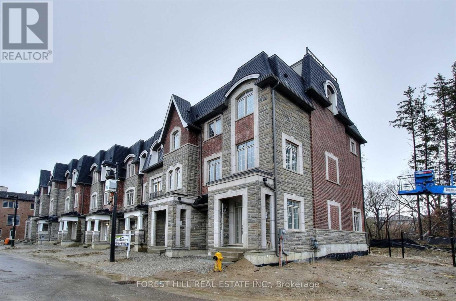 61 Glazebrook Avenue, Vaughan, Ontario  L4L 0H9 - Photo 1 - N12041711