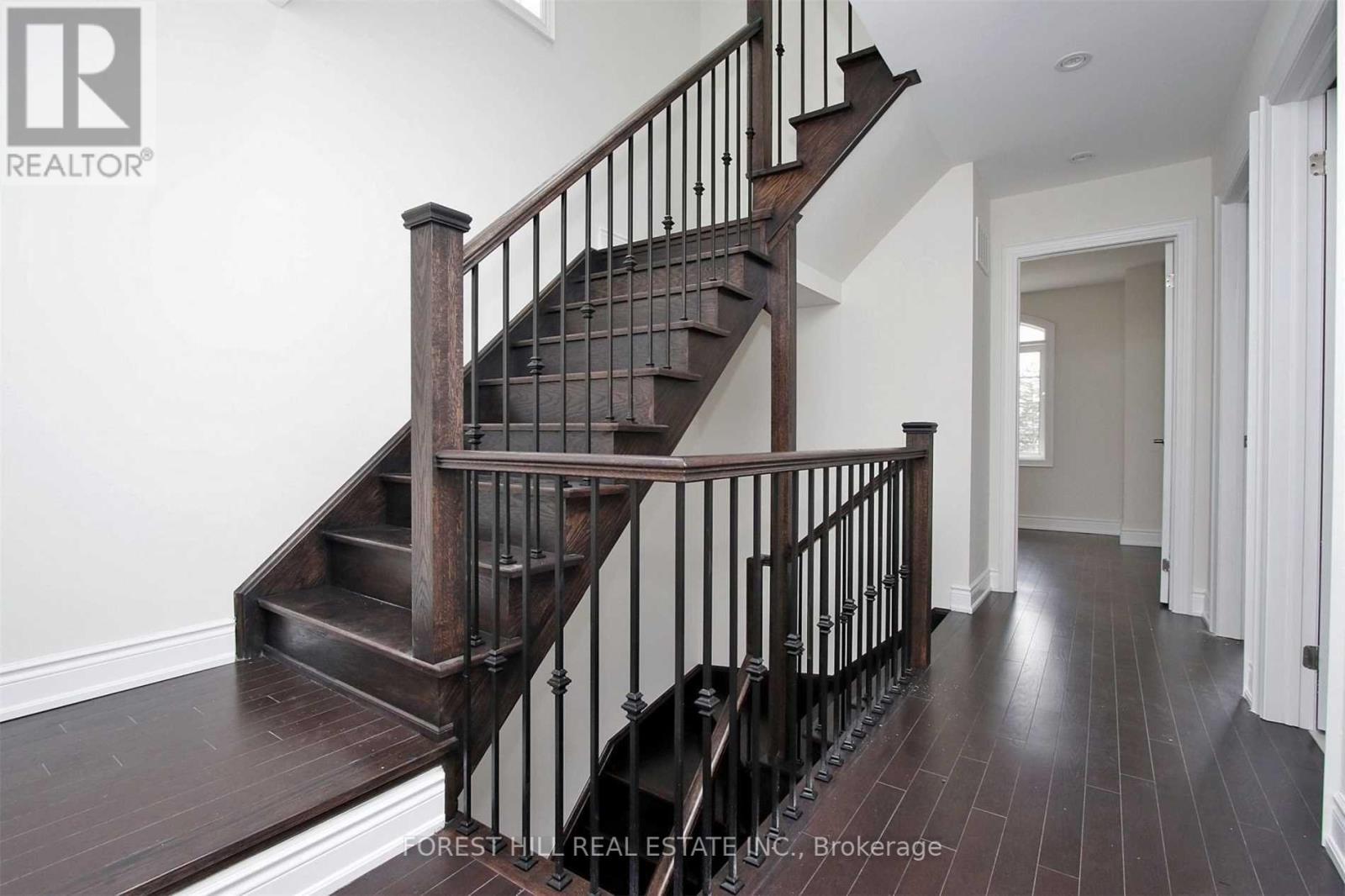 61 Glazebrook Avenue, Vaughan, Ontario  L4L 0H9 - Photo 10 - N12041711