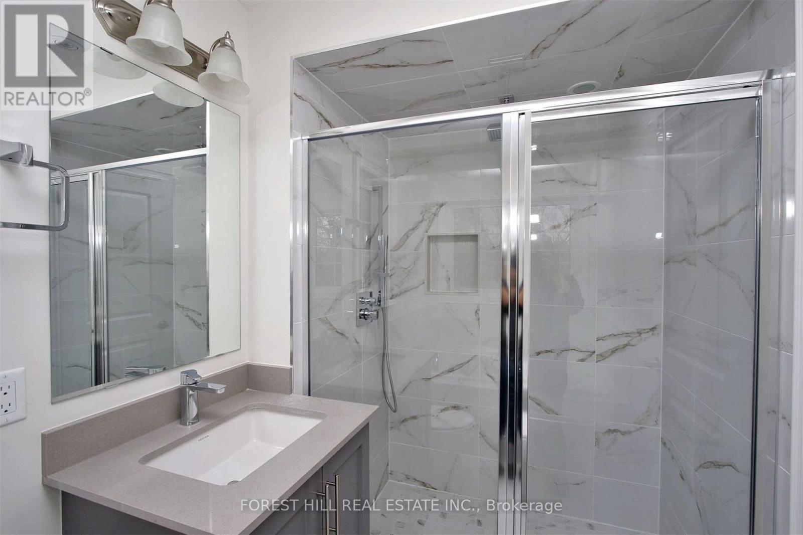 61 Glazebrook Avenue, Vaughan, Ontario  L4L 0H9 - Photo 13 - N12041711