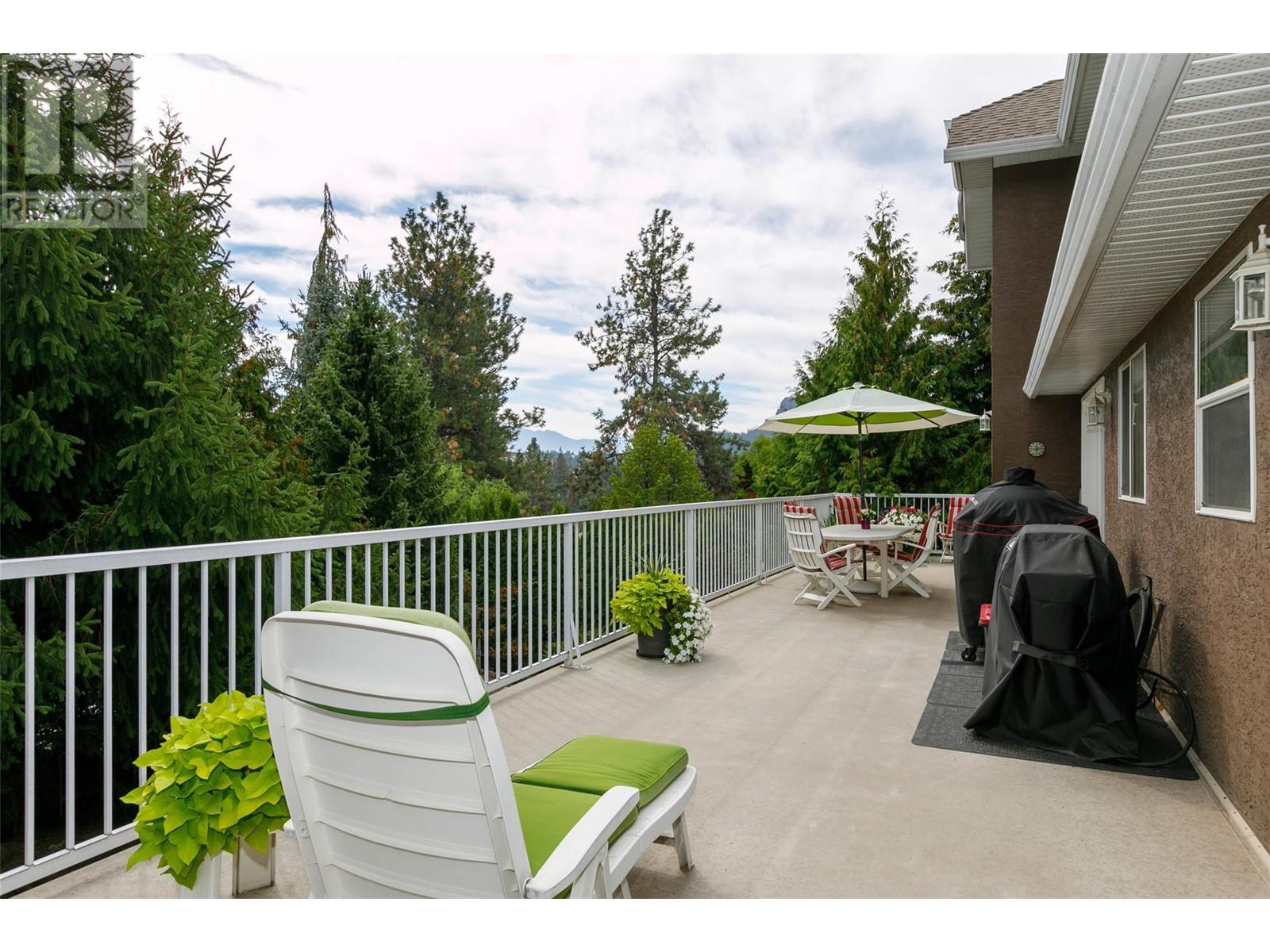 Property at 1043 Caledonia Way image 2