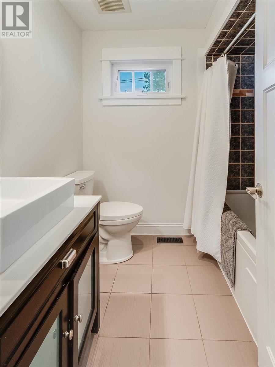 7124 Broadway, Burnaby, British Columbia  V5A 1R9 - Photo 13 - R2982210
