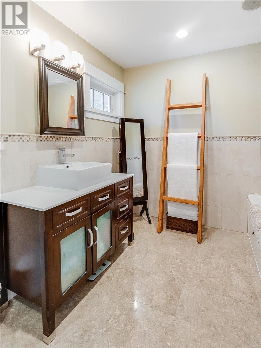 7124 Broadway, Burnaby, British Columbia  V5A 1R9 - Photo 16 - R2982210