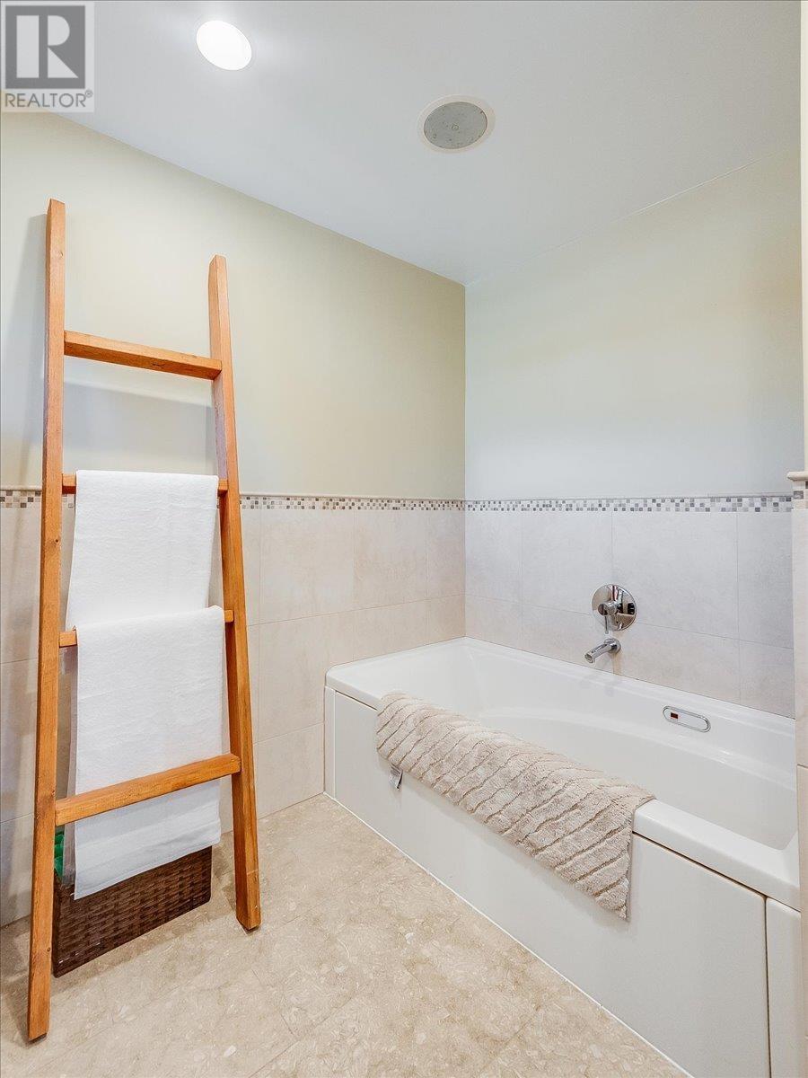 7124 Broadway, Burnaby, British Columbia  V5A 1R9 - Photo 17 - R2982210