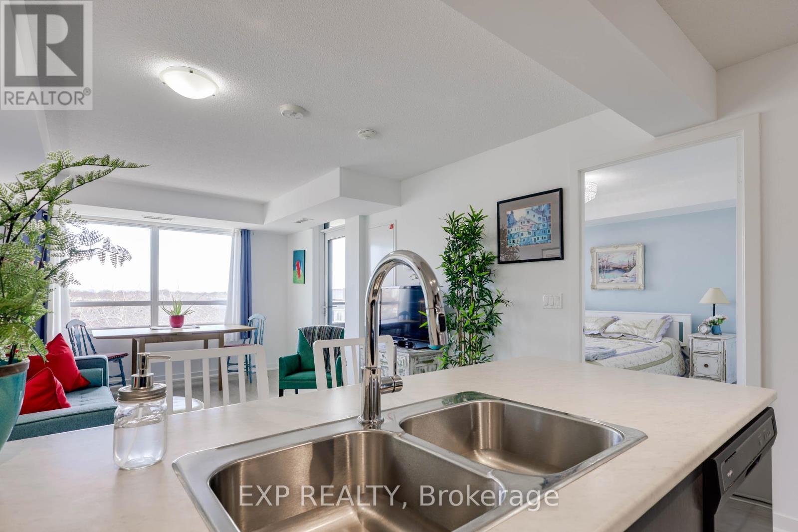 410 - 8 Trent Avenue, Toronto, Ontario  M4C 0A6 - Photo 10 - E12041775