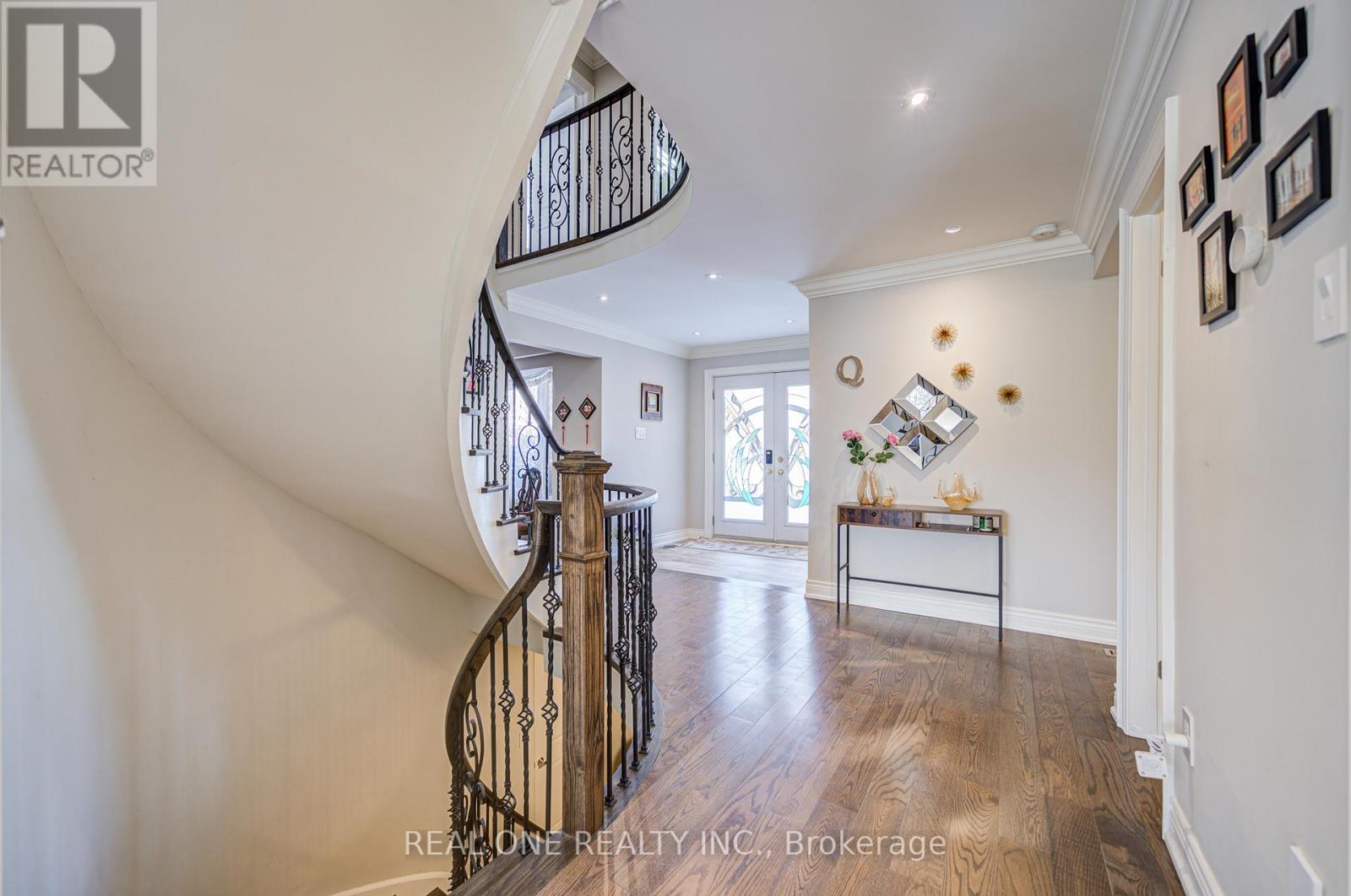 Property at 160 CAMBRIDGE COURT image 3