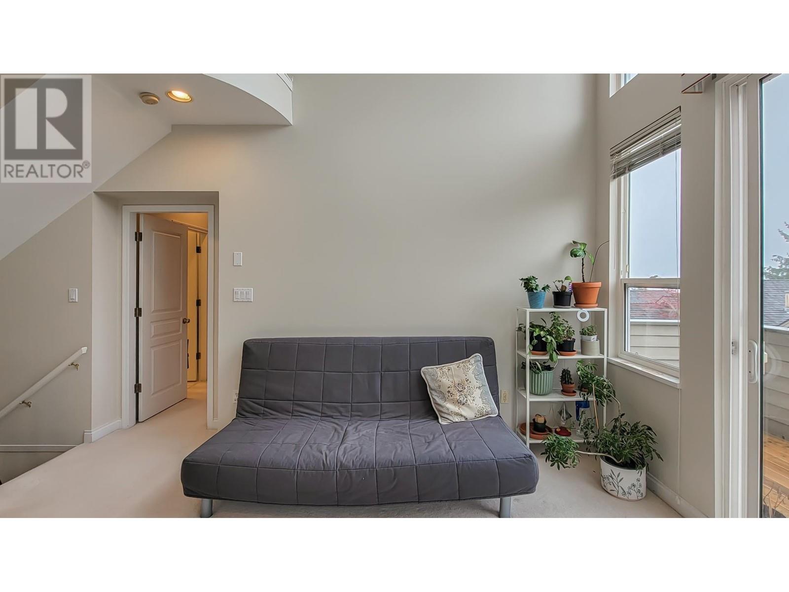 208 1465 Parkway Boulevard, Coquitlam, British Columbia  V3E 3E8 - Photo 10 - R2980835