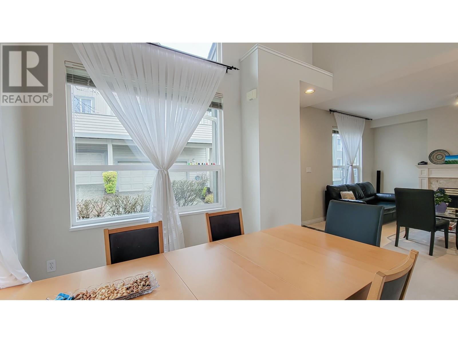 208 1465 Parkway Boulevard, Coquitlam, British Columbia  V3E 3E8 - Photo 18 - R2980835