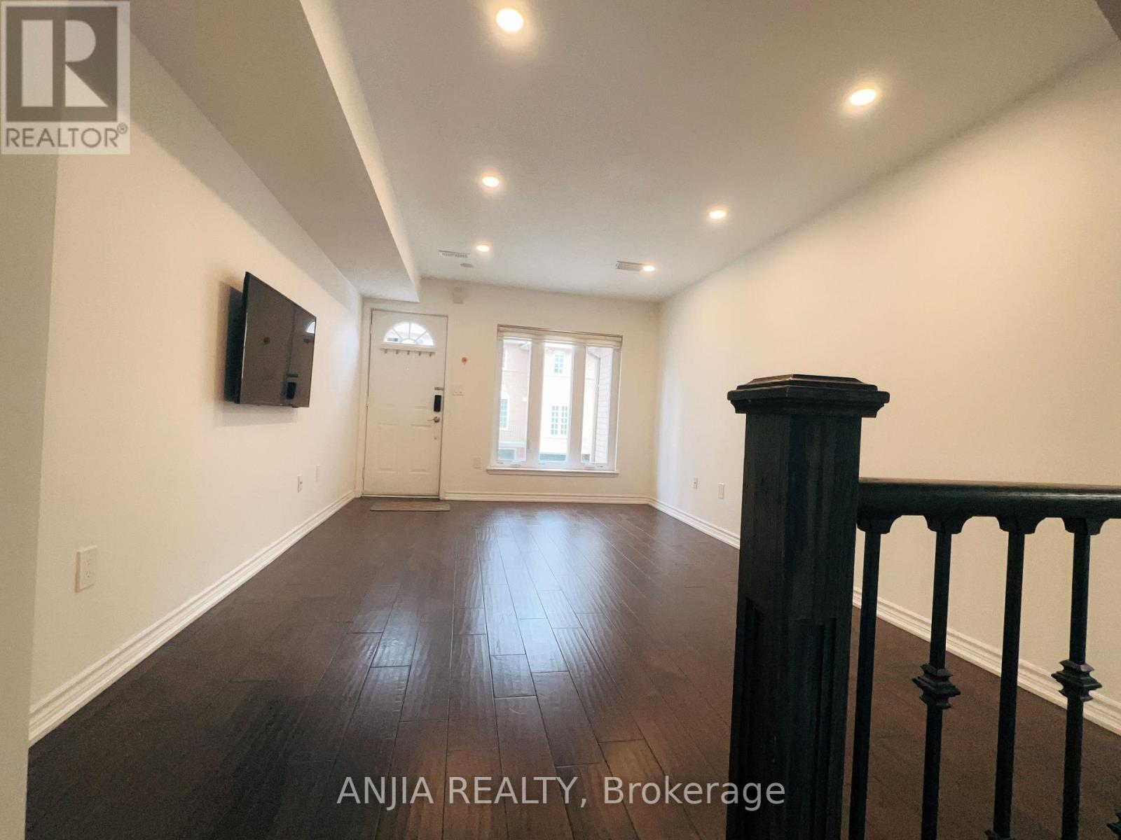 Property at 42 - 75 STRATHAVEN DRIVE image 2