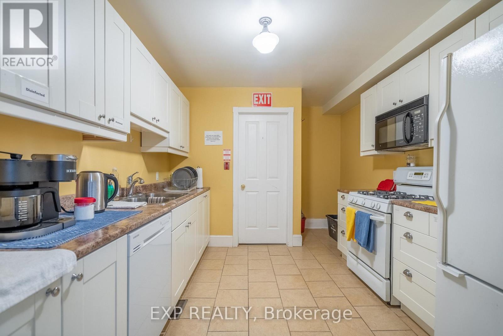 431 Gilmour Street, Ottawa, Ontario  K2P 0R5 - Photo 12 - X12041803