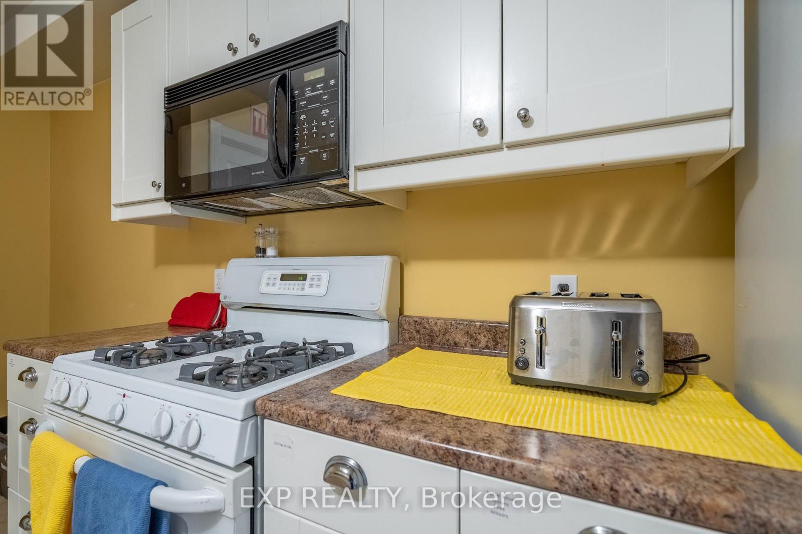 431 Gilmour Street, Ottawa, Ontario  K2P 0R5 - Photo 14 - X12041803