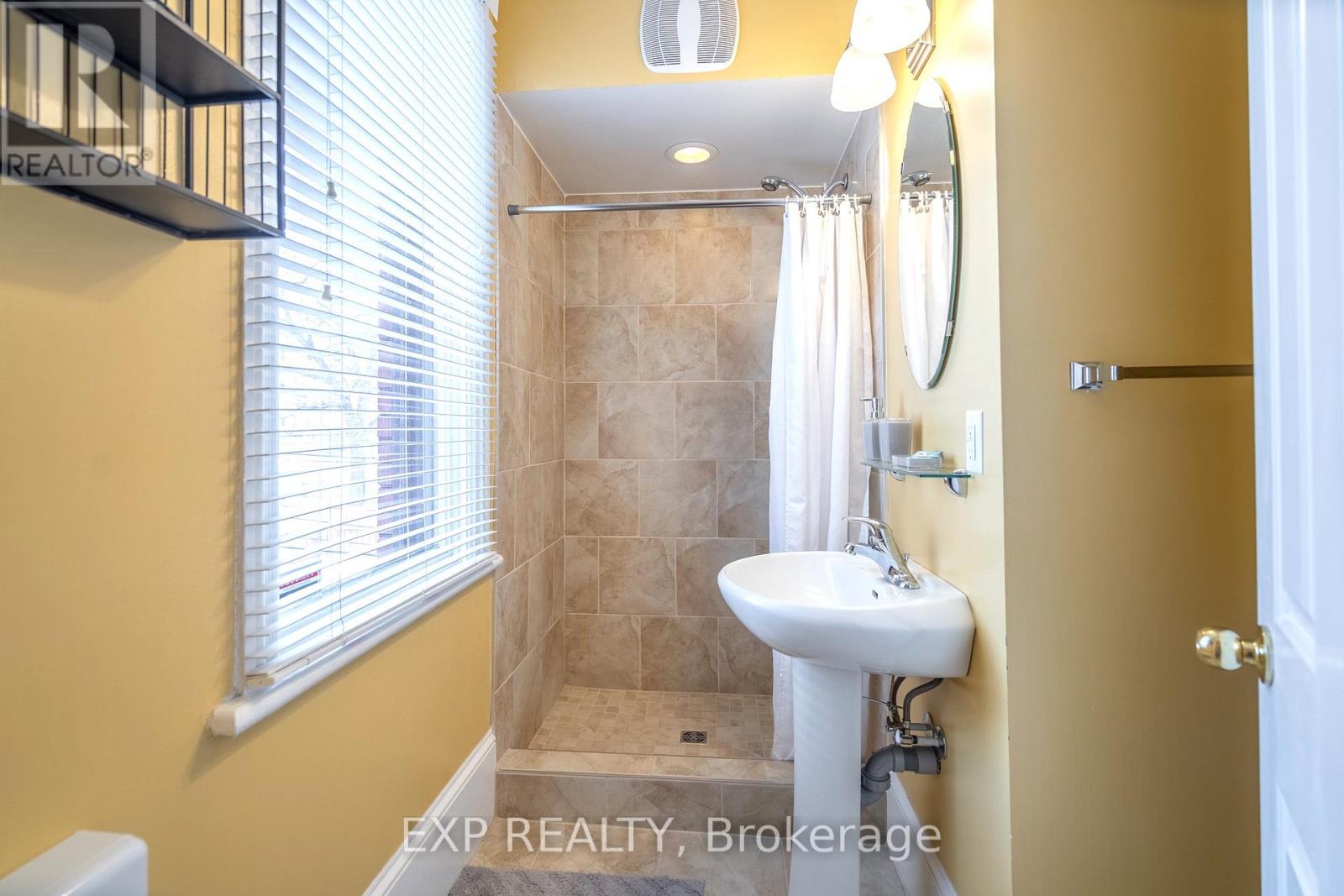 431 Gilmour Street, Ottawa, Ontario  K2P 0R5 - Photo 33 - X12041803