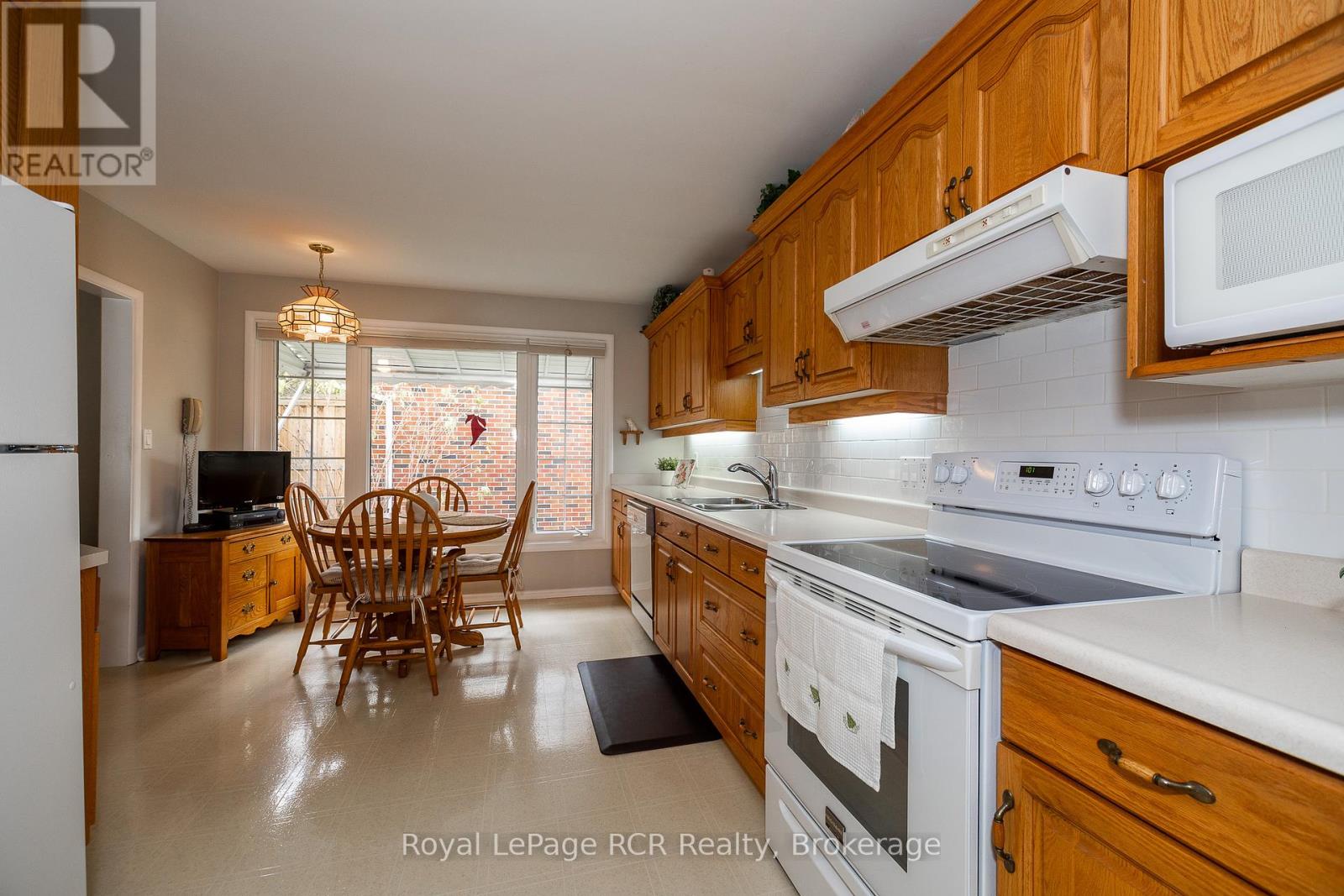 149 7th Avenue E, Owen Sound, Ontario  N4K 2W8 - Photo 8 - X12041808