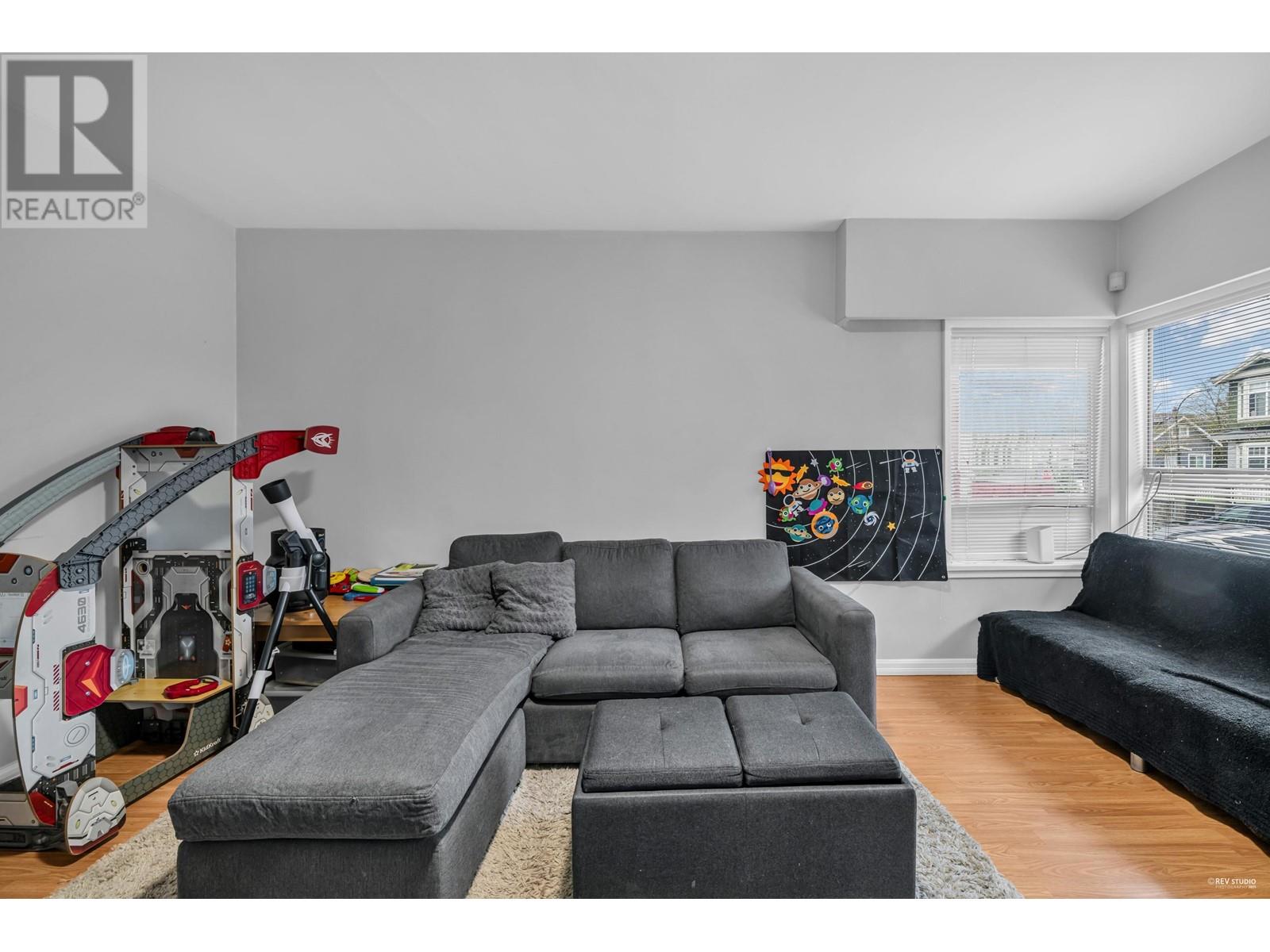 526 E 61st Avenue, Vancouver, British Columbia  V5X 2B9 - Photo 2 - R2981316