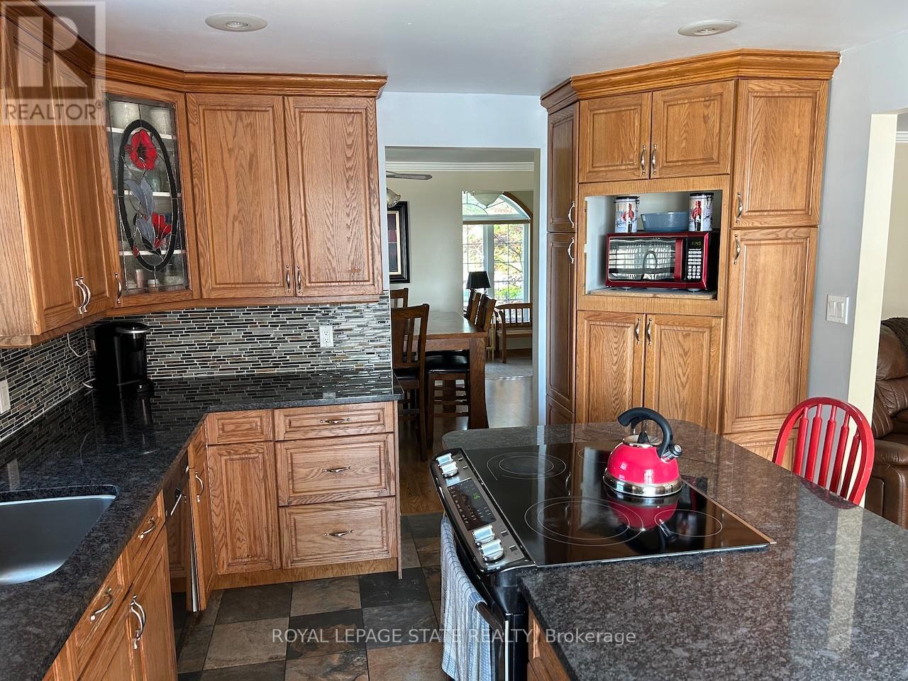 12529 Lakeshore Road, Wainfleet, Ontario  L0S 1V0 - Photo 9 - X12041823