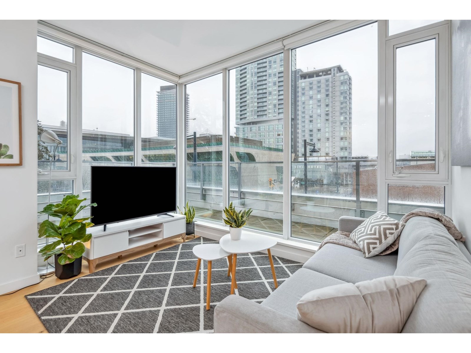 315 13438 Central Avenue, Surrey, British Columbia  V3T 0N2 - Photo 3 - R2982235