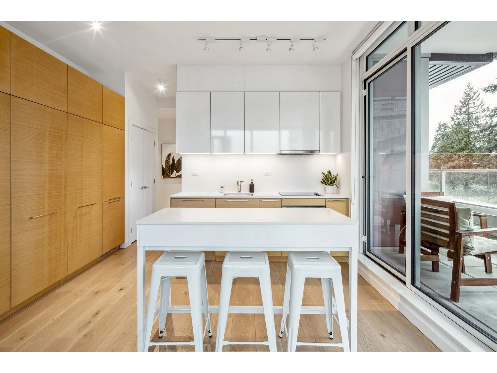 315 13438 Central Avenue, Surrey, British Columbia  V3T 0N2 - Photo 6 - R2982235