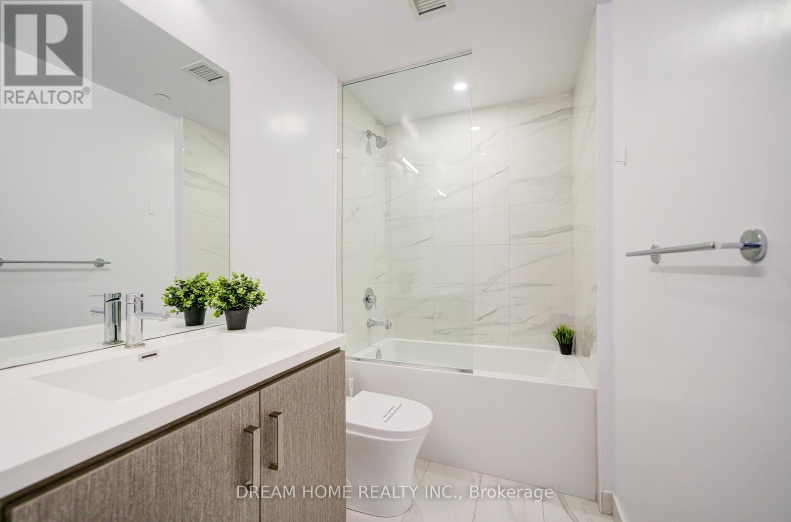 816 - 60 Honeycrisp Crescent, Vaughan, Ontario  L4K 0N5 - Photo 6 - N12041860