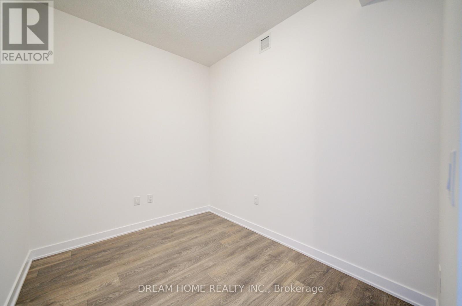 816 - 60 Honeycrisp Crescent, Vaughan, Ontario  L4K 0N5 - Photo 7 - N12041860