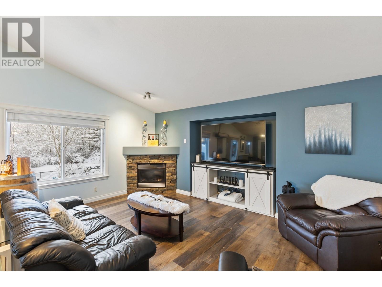 Property at 23960 ABERNETHY WAY image 2