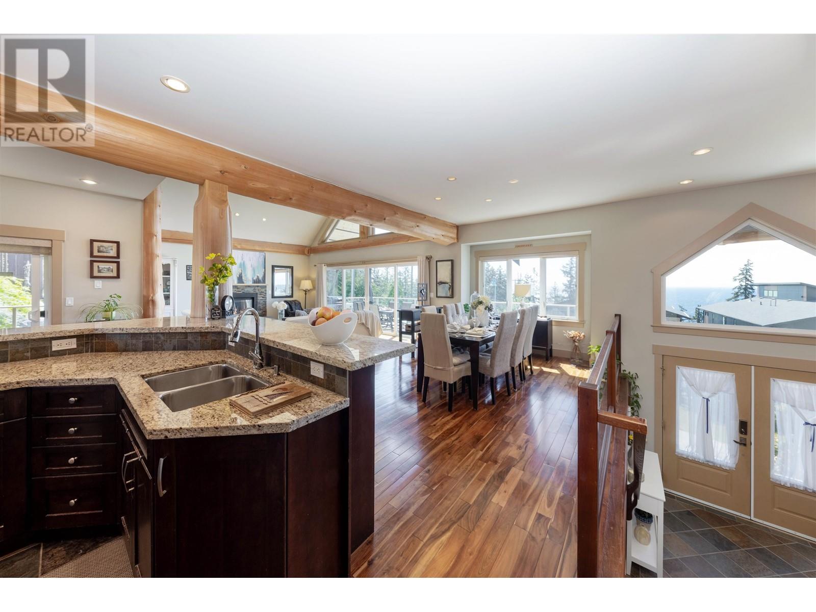 5936 Barnacle Street, Sechelt, British Columbia  V7Z 0V4 - Photo 12 - R2982141