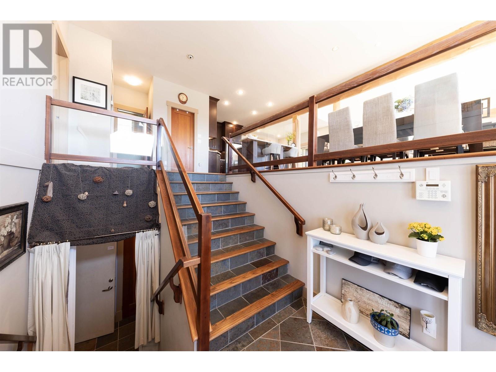 5936 Barnacle Street, Sechelt, British Columbia  V7Z 0V4 - Photo 5 - R2982141