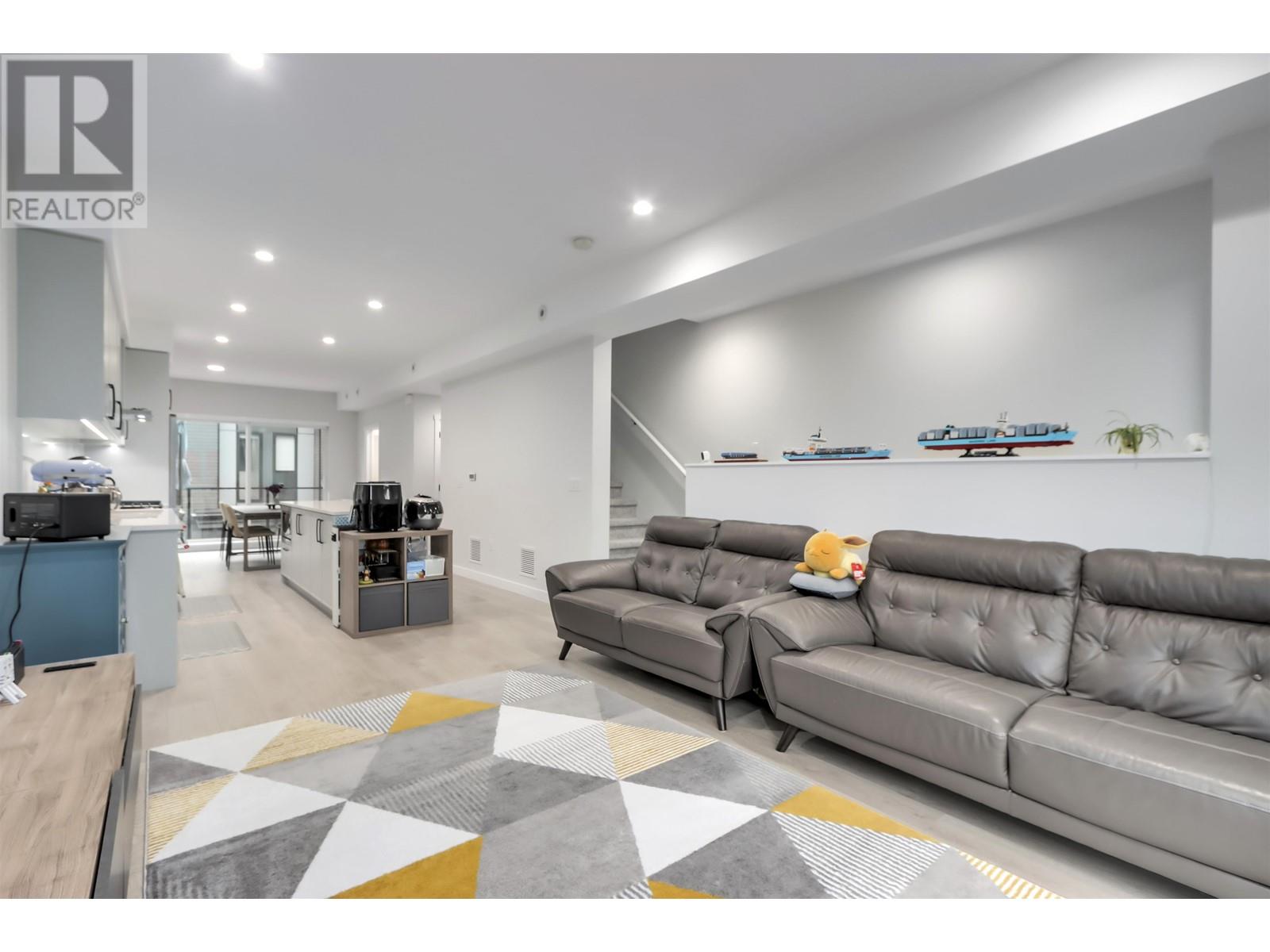 3 50 Seaview Drive, Port Moody, British Columbia  V3H 0N2 - Photo 4 - R2981939