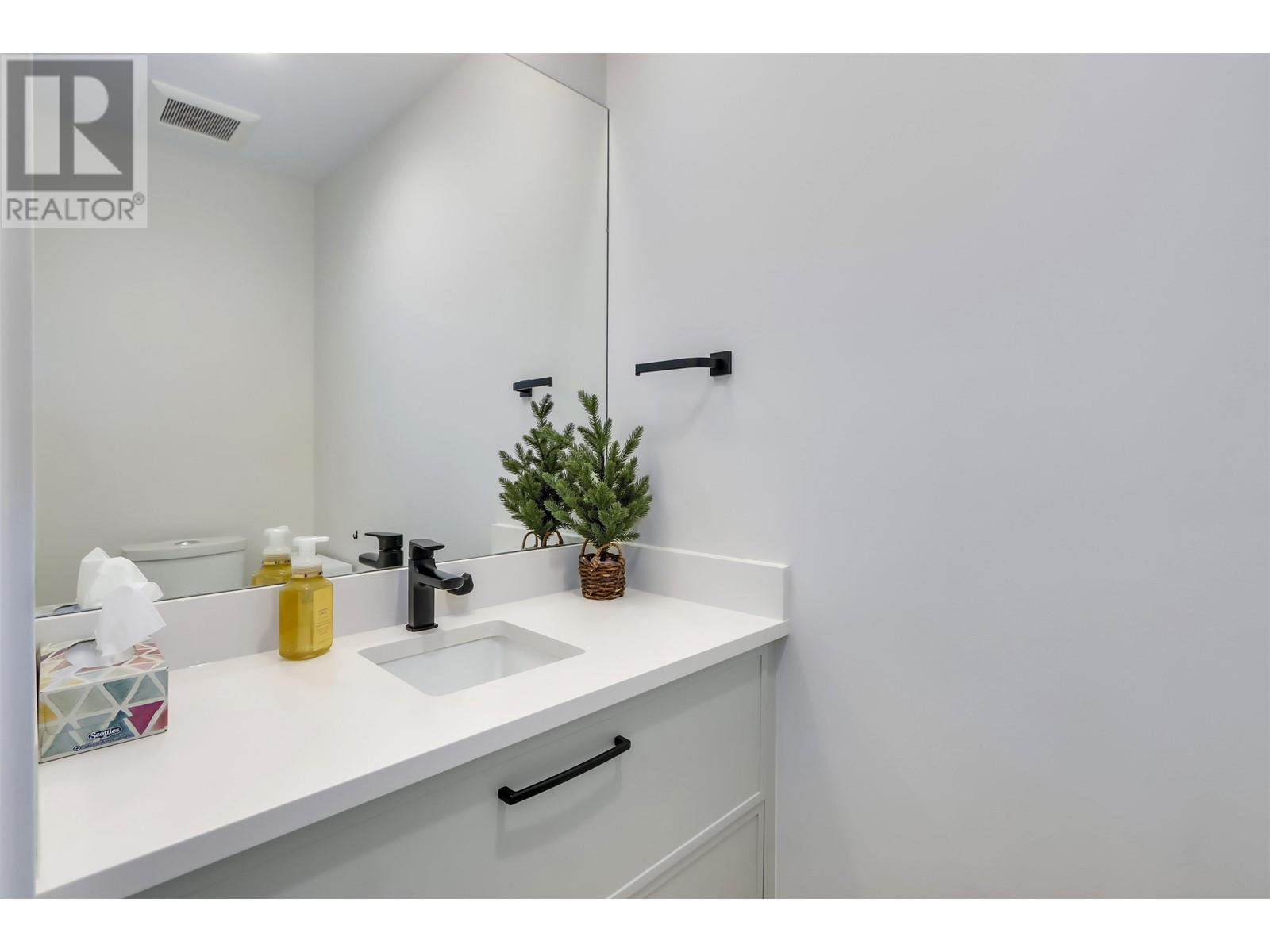 3 50 Seaview Drive, Port Moody, British Columbia  V3H 0N2 - Photo 12 - R2981939