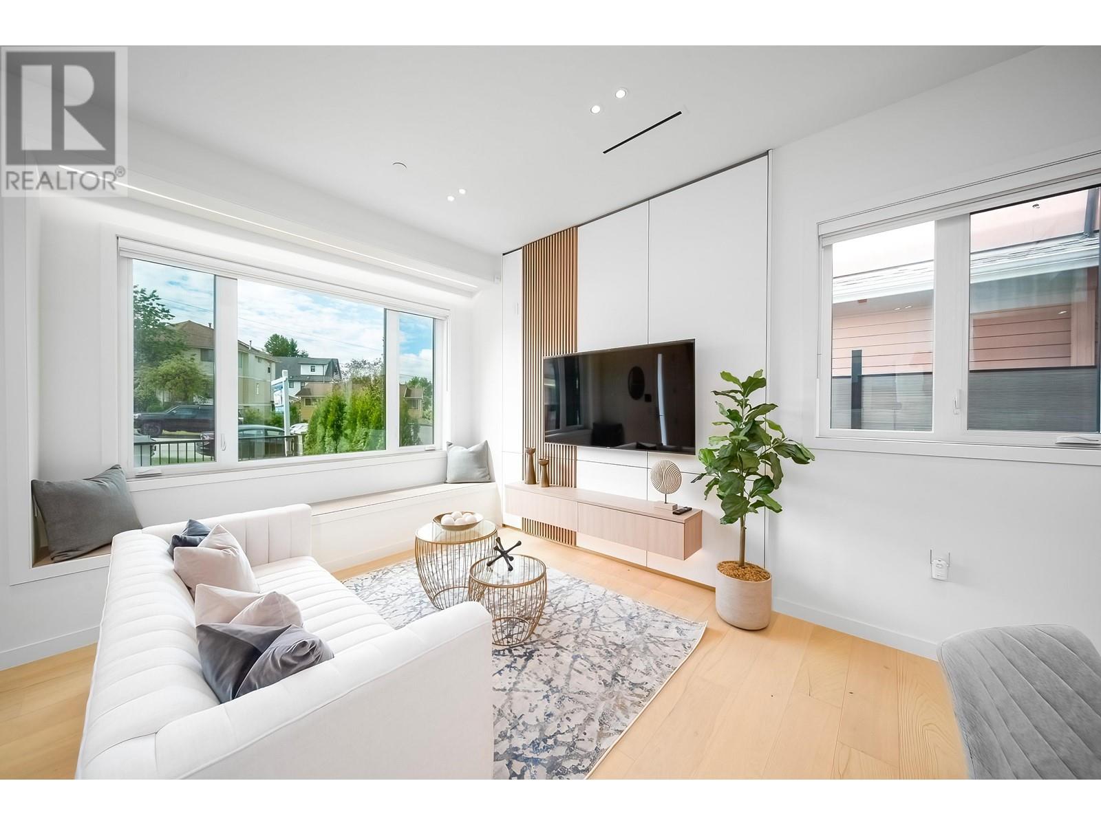 3227 E 29th Avenue, Vancouver, British Columbia  V5R 1W4 - Photo 5 - R2968782