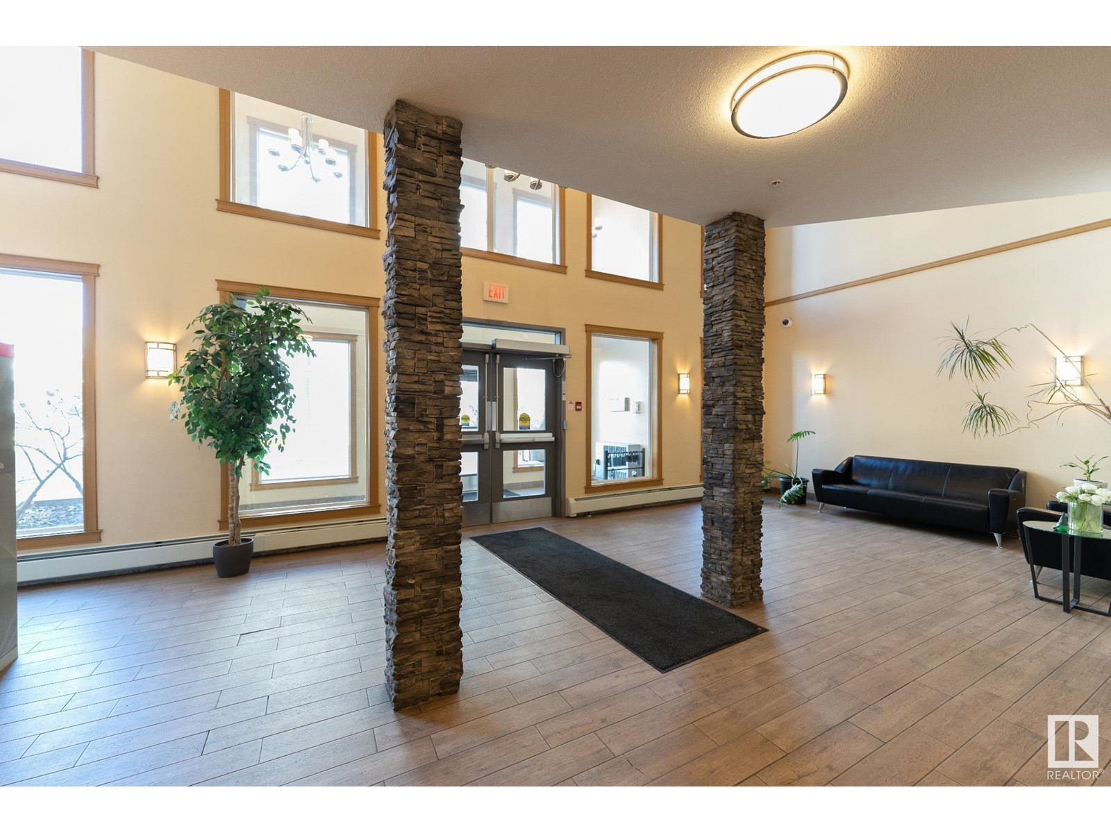 Property at #112 10121 80 AV NW image 3