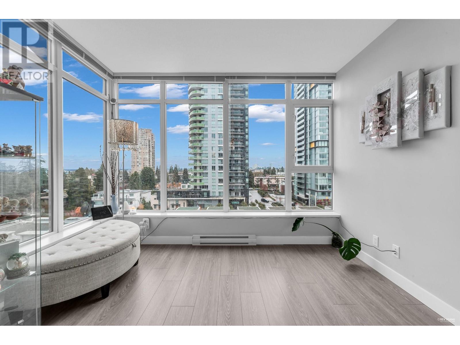 806 4900 Lennox Lane, Burnaby, British Columbia  V5H 0G9 - Photo 2 - R2981891